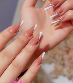 Vday Nails, Glow Nails, Elegant Nails, Chic Nails, Black Nails, Best Acrylic Nails, Almond Nails, Winter Nails, Simple Nails