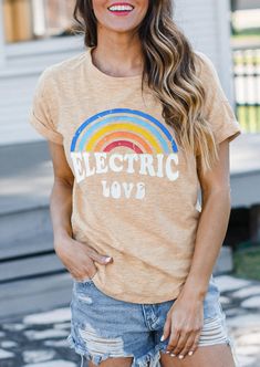 Electric Love, Rainbow T Shirt, Khaki Fashion, Love Rainbow, Vintage Short, Home T Shirts, Mode Online, Love T Shirt, Vintage Shorts