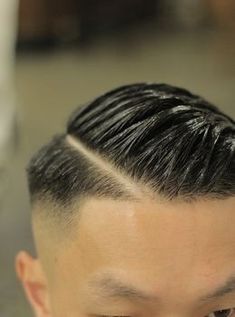 Mens Haircut Shaved Sides, Crew Cut Hair, Gentleman Haircut, Fade Haircut Curly Hair, Barber Haircuts, Edgars Haircut, Beard Fade, Wavy Hair Men, Great Haircuts