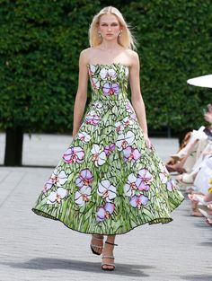 Green, White, Oscar De La Renta