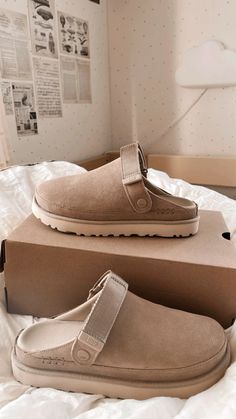 #uggs #fyp #world #ootd  @ugg Crocs Fashion, All Nike Shoes, Birthday Wishlist, Beach Vibes, Gift List, Beach Vibe