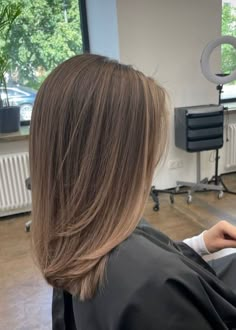 Brown Straight Hair, Brown Hair Inspo, Brunette Hair With Highlights, Brown Hair With Blonde Highlights, Highlights Brown Hair, Haircuts Straight Hair, Hair Inspo Color