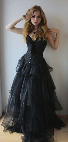 SOLDES Gothiques sur www.blue-raven.com <3 #gothgirl #gothic #gothique #gothicstyle #goth #vetementgothique #blueraven #alternativefashion #gothicfashion #gothicoutfit #gothicclothing Lace Sweetheart Wedding Dress, A Prom Dress, Prom Dresses 2016, Goth Wedding, Corset Dress Prom, Gothic Corset, Sweetheart Wedding Dress, Beauty Dress, Gothic Wedding