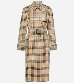 Burberry Check cotton gabardine trench coat (Mytheresa). Material: cotton. Colour: Archive Beige #fashion #trench #trenchcoat #clothes #outfits #luxury #burberry Coat Lining, Trench Coat Beige, Charlotte York, Trench Beige, Cupro Fabric, York Aesthetic, Burberry Classic, Burberry Coat, Burberry Trench