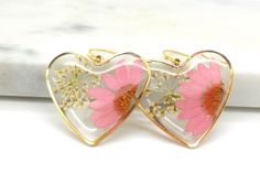 New Pressed Flower Heart Earrings Women Dangle Light Weight Pierced Dried Flower Botanical Resin, Pressed Flower Earrings, Lavender Earrings, Botanical Earrings, Heart Fashion, Earrings Women, Fashion Jewelry Earrings, Pressed Flower, Flower Heart