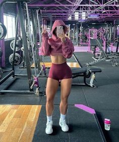 Summer Gym Fits, Fitness Outfits Women Gym, Outfit Gym Mujer, Outfits Para Gym, Gym Poses Women, Gym Outfits Shorts, Gym Outfit Shorts, Workout Outfits Women, Sport Shorts Outfit