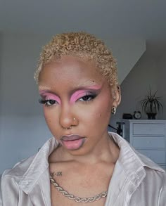 Makeup Cantik, Cut Crease Makeup, Makeup For Black Skin, Pink Eye, Glam Makeup Look, Dope Makeup, Makeup Eye Looks, Creative Eye Makeup, Creative Makeup Looks