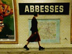 Amelie #movie Amelie, The Wall, Walking, Wall