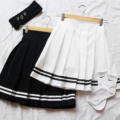 Pinterest: ashliwankhanobi Stylish Lady, Pieces Of Clothing, Cute Skirts, College Fashion, Kawaii Clothes, Tennis Skirt, Kawaii Fashion, Black Skirt, Skirt Outfits