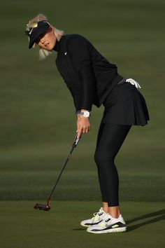 Ladies Golf Outfits Winter, Spring Golf Outfits Women, Womens Golf Outfit Cold Weather, Golf Outfits Women Winter, Women’s Golf, Womens Golf Attire, Trendy Golf Outfits Women, Golfing Outfits, Golf Fits