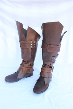 EZIO BOOT by HamraBDG on deviantART Armor Clothing, Medieval Clothes, Larp Costume, Leather Armor, Medieval Costume, Medieval Clothing, Fantasy Costumes, Armors, Leather Projects