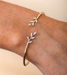 Free Shipping Open Flexible Wire Bangle Bridal Jewelry Bracelets, Minimal Gold Jewelry, Solid Gold Bangle, Bangle Diamond, Minimalist Bangle, Modern Bangle, Gold Bangles Indian, Gold Minimalist Jewelry, Gold Bracelet Simple