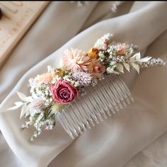 The Perfect Comb For A Boho Wedding! Custom Made Bridal Dried Flower Hair Comb With Real Flowers Including Dried Spray Roses, Strawflowers, German Statice, Bunny Tails. Approx 5.5”L Never Worn. I Bought This Piece For My Wedding Day But Ended Up Not Using It Because I Went With A Different Hairstyle. It Is Absolutely Beautiful! Feel Free To Make An Offer Boho Wedding Hair Flowers, Bridal Flower Comb, Bridal Flower Hair Comb, Pink Boutonniere, Pink Flower Hair, Bridal Bouquet Pink, Floral Comb, Floral Hair Combs, Bunny Tails