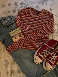 rory gilmore outfit 🧸 Plus Size Rory Gilmore Outfits, Outfit Ideas Fashionable, 1990 Aesthetic Outfits, Winter Outfits 80s Style, Cute Autumn Dresses, Cute Rory Gilmore Outfits, Rory Gilmore Casual Outfits, Long Sleeved Outfit Ideas, Lora Lie Gilmore Outfits