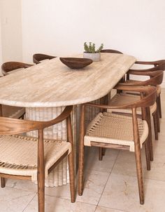 Cava Fluted Oval Beige Travertine Dining Table | Modern Dining Room Design Ideas & Inspiration Minimal Dining Table, Dinning Room Design, Dining Room Table Decor, Stone Dining Table, Small Kitchens, Oval Table Dining, Dining Room Inspiration, Dining Table Design, Modern Dining Table