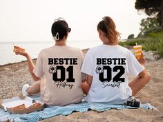 Custom Aesthetic Bestie Shirt,Womens Matching Bestie Sweatshirts, Customized Personalized Gift For Best Friend, Custom Name BFF Hoodie,T005  🌸 Welcome to Pinky Tee Store! We strive to provide you with the best shopping experience possible. Thank you for choosing us!" 👉 Ordering Process: 📸 Thoroughly examine all the available photos. 📏 Select your item's size. 🎨 Choose your preferred color. 🔢 Specify the desired quantity. 🛒 Add the selected item to your cart. 💳 Proceed to checkout to finalize your order. 👉 Product Features: Sweatshirts: 👕 Made from a blend of 50% cotton and 50% polyester. 🧵 Features a 1x1 ribbed collar, cuffs, and spandex waistband for added durability. 🚻 Unisex size. Shirts: 👕 Unisex t-shirt that fits like a cherished favorite, with a crew neck made from super Friend T Shirts Ideas, Matching Bff Shirts, Matching Bestie Shirts, Bestie Shirt Ideas, Matching Pjs For Best Friends, Matching T Shirts Friends, Matching Sleepover Outfits, Best Friend Tshirt Ideas, Matching Outfits Best Friend Aesthetic