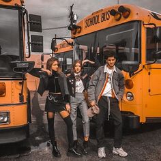 High School Dream, High School Movies, Dream Aesthetic, Aesthetic Streetwear, Capital Letters, Urban Looks, Vintage Grunge, Todays Outfit, Urban Wear