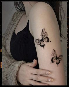 Butterfly Tattoo Inspiration Butterfly Tattoos On Arm, Stylist Tattoos, Discreet Tattoos, Elegant Tattoos, Feminine Tattoos, Dope Tattoos, Simplistic Tattoos, Creative Tattoos, Mini Tattoos