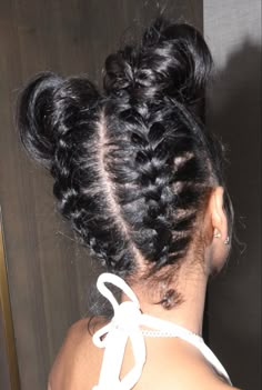 The Butterfly Haircut, Curly Braided Hairstyles, Butterfly Haircut, Stars In The Sky, All Face Shapes, Curly Hair Styles Easy, Hairdos For Curly Hair, Peinados Fáciles Para Cabello Corto, Christmas Hairstyles