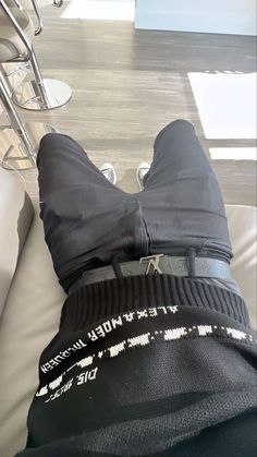 Lv Belt Outfit, Belt Outfit, Masc Fashion, Black Men Fashion Swag, Black Men Street Fashion, Dope Outfits For Guys, Street Style Outfits Men, Curvy Women Jeans, Streetwear Clothing