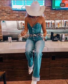 Traje Cowgirl, Country Concert Outfit Ideas, Nfr Outfits, Nfr Fashion, Concert Fit, Concert Outfit Ideas