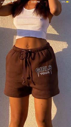 Sweatshorts Outfits, Fye Outfits, Teenage Style, Baggy Outfits, Outfit Black Women, Crop Top Shorts, Chill Outfits, Cute Styles, Causual Outfits