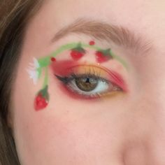 makeup strawberry look eye makeup aesthetic colorful Artistic Eyeshadow, Eyeshadow Designs, Make Up Looks, Makeup Art, Makeup Inspo