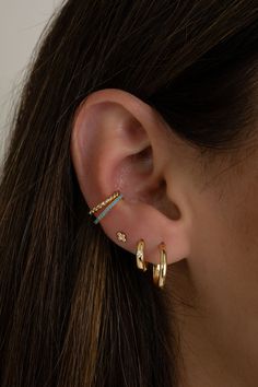 Classic gold hoops and huggies with gold stud earrings and gold and turquoise ear cuffs. Earring Stacks, Earrings Huggies, Earring Inspo, Earrings Aesthetic, Ear Stack, Classic Gold, Affordable Jewelry, Gold Hoops, Gold Hoop