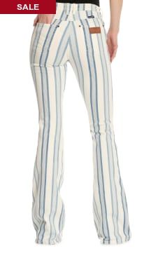 Wrangler Retro Women's White & Light Wash Denim Stripe Flare Leg Jeans Fourth Of July Womens Outfits, Mens Western Wear, Cinch Jeans, Wrangler Cowboy, Workwear Overalls, Wrangler Cowboy Cut, Modern Western, Cowboy Outfits, Big Clothes