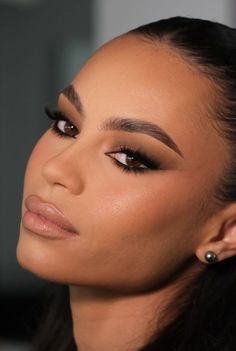 Smokey Liner Eye Makeup, Brown Shadow Makeup, Brown Eye Looks, Brown Black Makeup, Eye Makeup Looks, Bridesmaid Hair Makeup