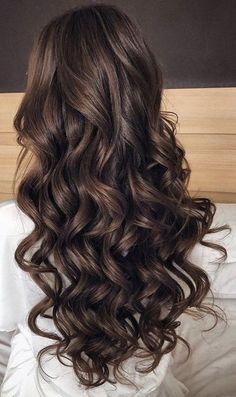 Brown Curled Hair Long, Heated Curls Hairstyles, Brown Hair Loose Curls, Curls Medium Length Hair, Hairstyles For Long Hair Wedding, Loose Curls Hairstyles, Afghan Dresses, Bridal Hairstyles, Long Wavy Hair