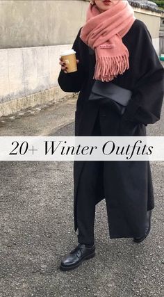 Stay stylish and warm with trendy winter outfits! Discover cozy layers, chic coats, and must-have accessories to elevate your cold-weather wardrobe. Knee High Boots Outfit, Outfits New York, High Boots Outfit, Turtleneck Outfit, Parker Dress, Night Style