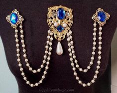 Bodice jewelry designed with historical portraits in mind! Ornate composition of multiple centerpiece layers, acrylic cabochons, and glass pearls. 17th Century Jewelry, Tudor Jewelry, Theater Wedding, Tudor Dress, Tudor Costumes, Wedding Dress Gown, Medieval Gown, Pins Brooch, Victorian Brooch