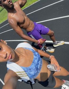 Track And Field Bodies, Track And Field Couples, Track Couple Pictures, Track Body Workout, Track Black Women, Aesthetic Track Pictures, Track Tweets, Track Couple Goals, Track Asethic