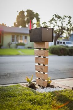 The most unique and easy to build mailbox out there. Driveway Pillars, Modern Mailbox Diy, Wood Door Designs, Mid Century Mailbox, Modern Mailbox Design, Mailbox Diy, Mid Century Modern Mailbox, Contemporary Mailboxes, Cool Mailboxes