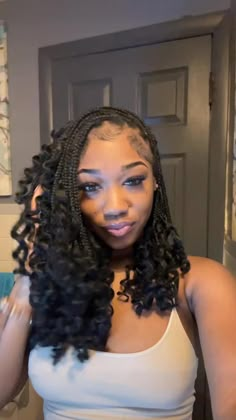 Short Cute Braids For Black Women, Hairstyles For Summer Braids, Cute Short Braid Hairstyles, Curly Knotless Bob, Cute Knotless Braid Hairstyles Updo, Small Knotless Hairstyles Ideas, Cute Short Hairstyles Braids, Cute All Back Hairstyles, Hairstyle With Weave Braided