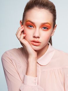 Portrait | Hanna E by Saga Wendotte Monochromatic Makeup, Beauty Fotografie, Orange Eye Makeup, Blue Eyes Pop, Orange Eyeshadow, Orange Makeup, Make Up Inspiration, Runway Makeup