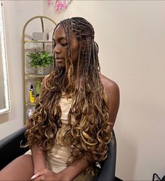 French Curl Braiding Hair Extensions  Length: 18 inch/ Colour 27/30/613 4-5 Packs make a full head Hair Extensions Length, Micro Braids Hairstyles, Braiding Hair Extensions, Braid Inspiration, Braids Hairstyles Pictures