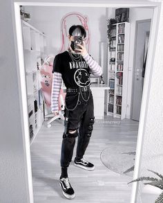 Emo Punk Outfits Men, Alt Outfits Men, Alternative Outfits Men, Goth Outfits Men, Masc Outfits, Wrinkled Clothes, Mens Outfit Inspiration