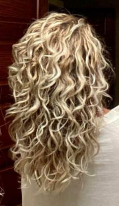 Long Blonde Curly Hair With Layers, Dimensional Blonde Curly Hair, Medium Layered Curly Hair, Layered Permed Hair, Large Curl Perm, Loose Curl Perm Medium Length, Body Wave Perm Before And After, Hair Styles For Women Over 40, Highlights On Medium Brown Hair