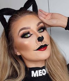 Masquerade Mask Makeup, Catwoman Makeup, Pretty Halloween Makeup, Wild Theme, Beetlejuice Makeup, Halloween Makeup Diy, Halloween Makeup Ideas