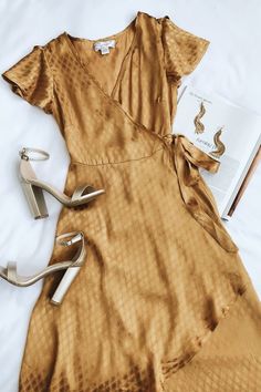 #lovelulus Golden Bridesmaid Dresses, 2020 Style, Modest Apparel, Soft Autumn, Fleece Leggings, Chic Clothing, Mode Vintage, Vintage Home