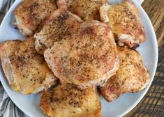 Best Baked Chicken, Crispy Oven Baked Chicken, Crispy Chicken Recipes, Quick Lunch Recipes, Crispy Baked Chicken, Baked Turkey, Baked Chicken Parmesan, Chicken Thigh Recipes Baked, Oven Chicken