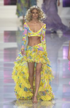 2000s Supermodels, Lady Gaga Fashion, 2004 Runway, Versace Spring, Atelier Versace, Runway Pictures, Runway Collection, Doja Cat, Milan Fashion