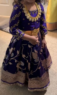 Benaras Lehenga, Lehenga For Kids, Benaras Sarees, Lehanga For Kids, Kids Fasion, Pattu Langa, Kids Jewellery, Kids Ethnic Wear, Kids Party Wear