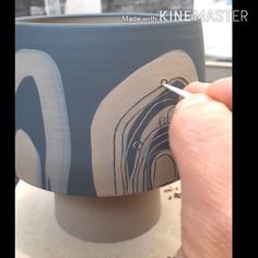 Ceri White on Instagram: “I made a quick wee film of me scratching the surface. 😉 It's got nice music. . #kinemaster #sgraffito #scratchingthesurface #planter…” Pottery Decorating Ideas, Sgraffito Ceramics, Sgraffito Ideas, Decorating Pots, Ceramics Glazing, Ceramics Bowls Designs, Clay Glazing, Hand Built Ceramics, White Pots