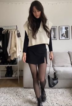 Speing Outfits, Mini Skirt Outfit Casual, Dress With Tights And Sneakers, Leather Mini Skirt Outfit, Skirt Outfit Casual, Skirt Outfit Fall, Casual Work Outfits Women, Winter Fashion Outfits Casual, Cold Outfits