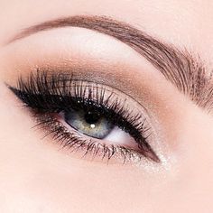 The 50 Prettiest Eye Shadow Ideas to Copy ASAP – SheKnows Subtle Smokey Eye, How To Do Eyeliner, Beautiful Eyeshadow