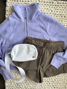 Lululemon Scuba Outfit Lululemon Beltbag Outfits, Half Zip Outfit, Cute Lululemon Outfits, Lululemon Fits, Scuba Half Zip, Lululemon Outfit, Daily Movement, Scuba Jacket, College Wardrobe