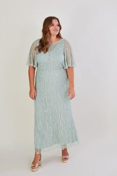 With sequins sat in liner patterns and blooming florals enhancing the cape, Elizabeth is sure to mesmerise at special occasions. Her angelic bodice is built with tulle sleeves and a relaxed fit, that seamlessly slips into a slimline skirt. Spun in recycled polyester, take a look at the flattering V shape on the back with a concealed zip to fasten. Modest Feminine Style, Wedding Guess Dress, Wedding Guess, Cape Elizabeth, Embellished Maxi Dress, Tulle Sleeves, Maxi Bridesmaid Dresses, Green Bridesmaid Dresses, Oasis Fashion